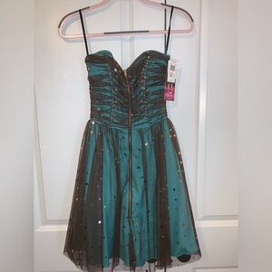 Strapless Blondie Nites front zipper Jr. dress. NWT